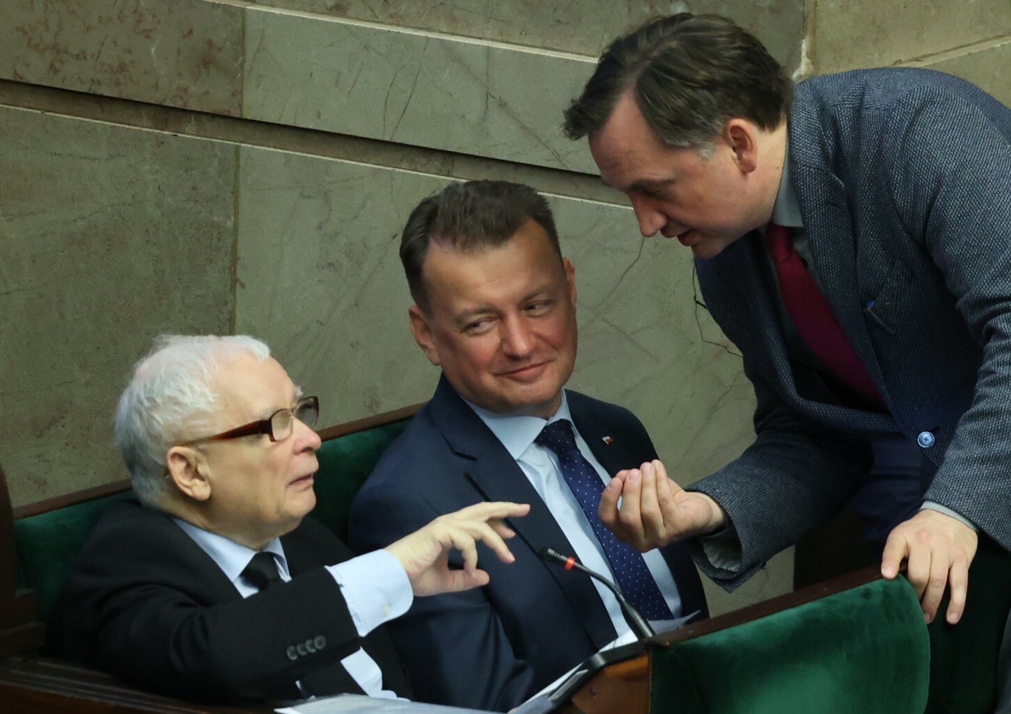 "Jedynki" na listach PiS. Jarosław Kaczyński zastosował haczyk.