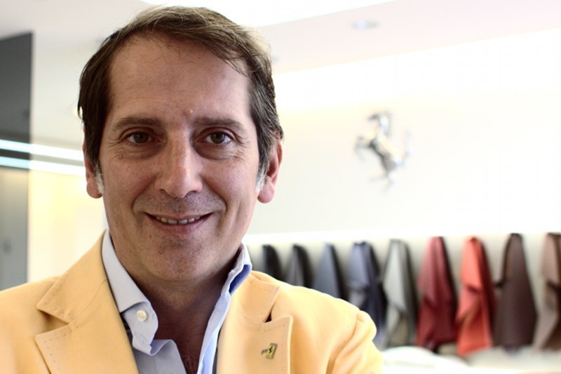 Dante Cinque w salonie Ferrari przy ul. Nowy Świat w Warszawie.