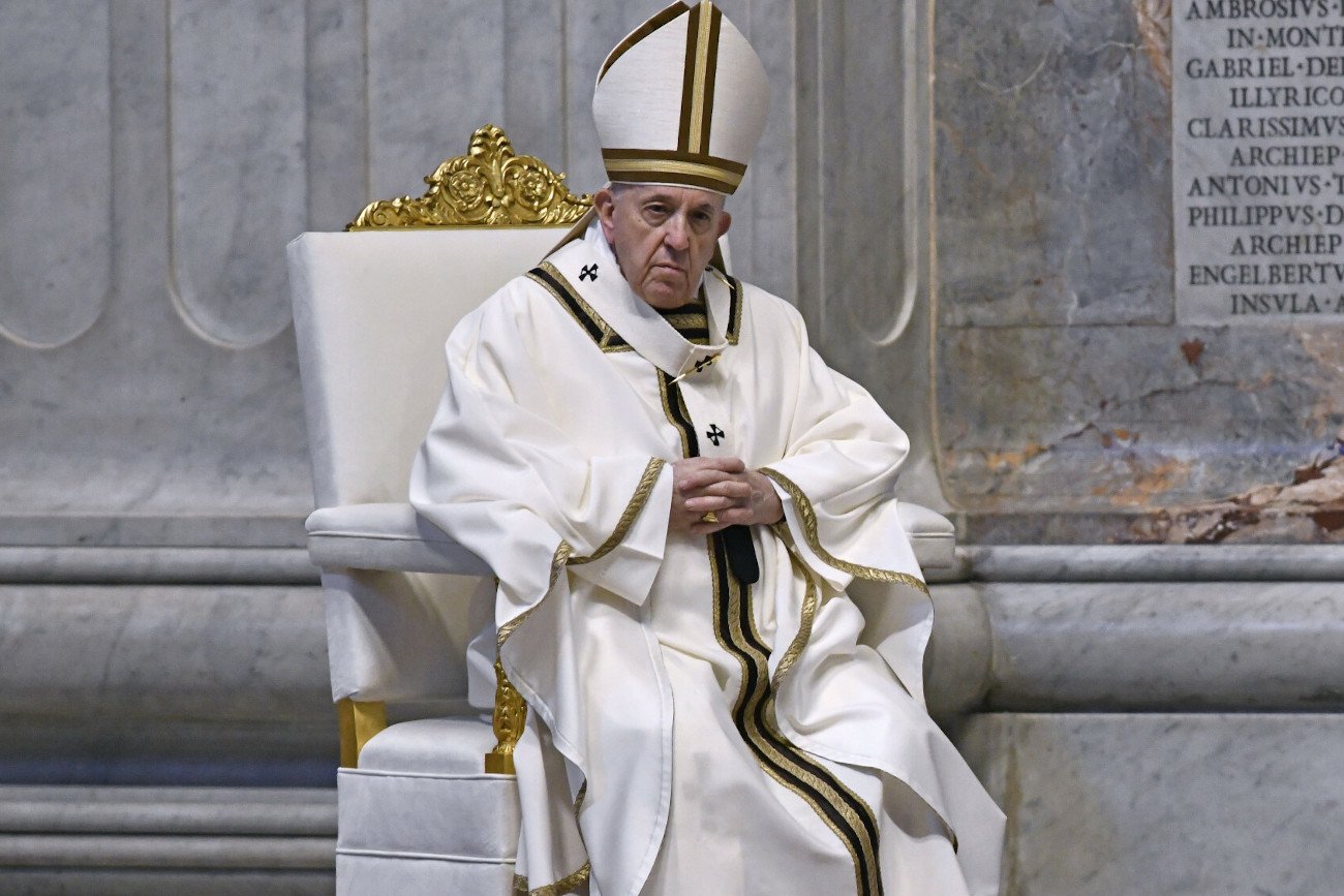 Papież Franciszek podczas niedzielnego spotkania w Watykanie zapewnił o swej modlitwie za naród ukraiński i nazwał wojnę "szaleństwem".