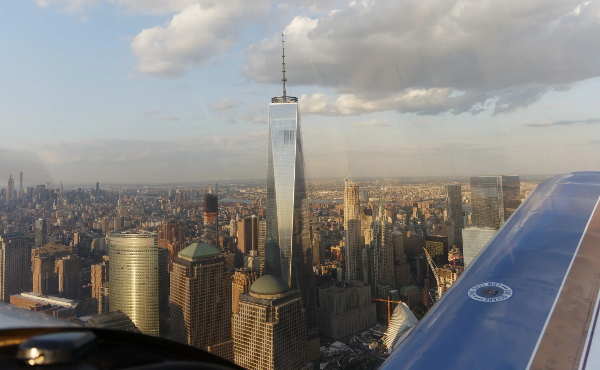 Dolny Manhattan z One WTC (541 m wysokości z iglicą, czyli dwa PKiN-y).