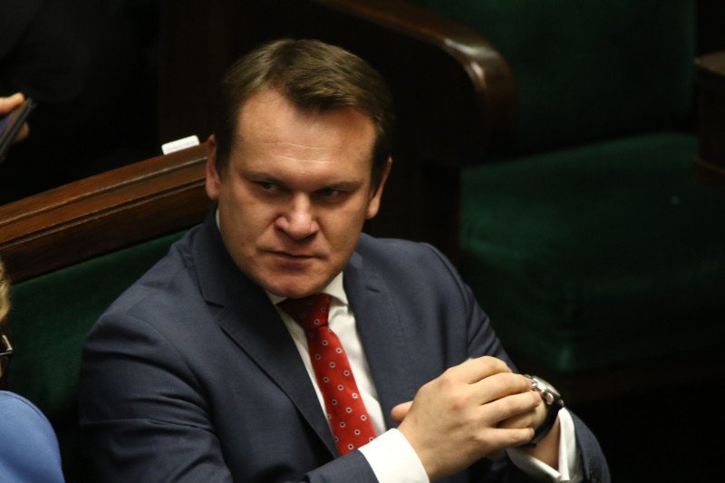 Sąd Apelacyjny w Krakowie zdecydował, że Dominik Tarczyński będzie musiał przeprosić Bogdana Wentę.