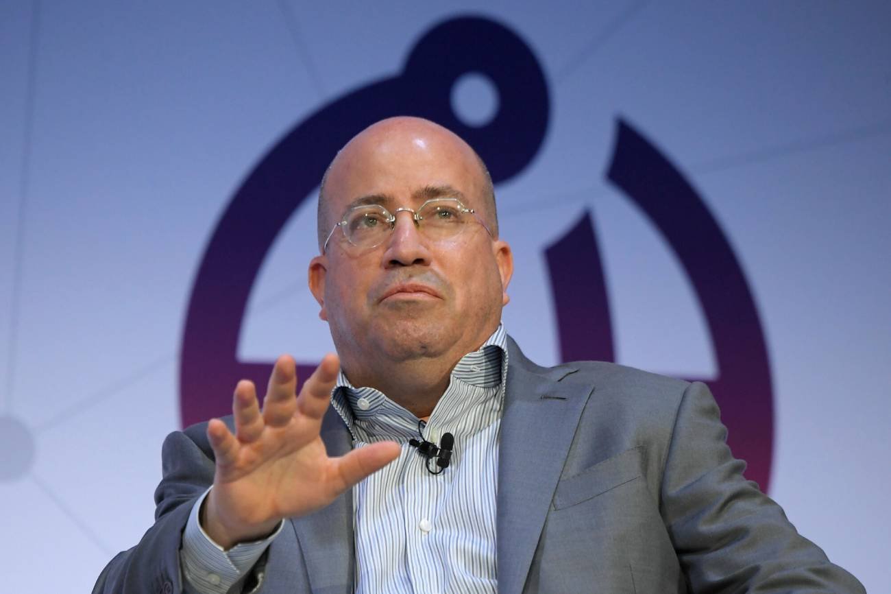 Prezes CNN Jeff Zucker zwolnił z pracy trzy osoby, które nie zaszczepiły się przeciw covid-19.