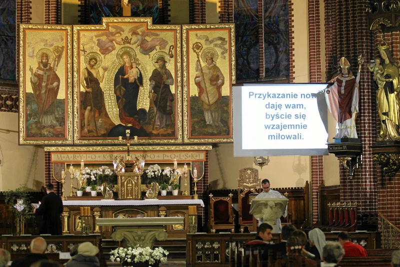 Trzech mężczyzn wtargnęło do Bazyliki w Szczecinie i pobiło księdza. Ksiądz Prałat nie chciał dopuścić do tego, by sami odprawili mszę.
