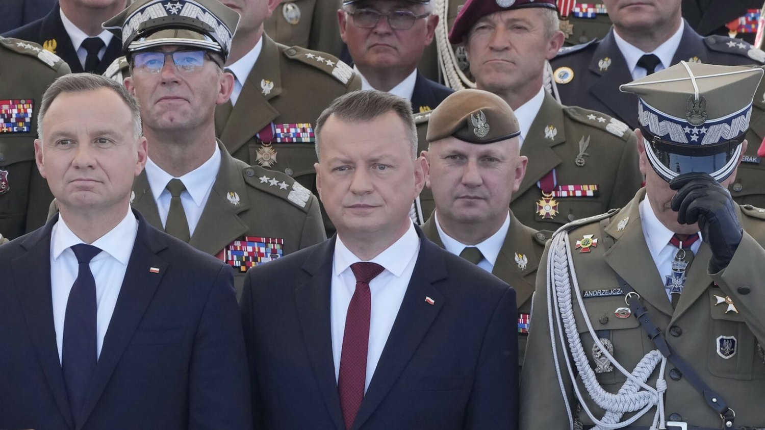 Panika w PiS ws. generałów. Onet ujawnia kulisy tego, co się stało.