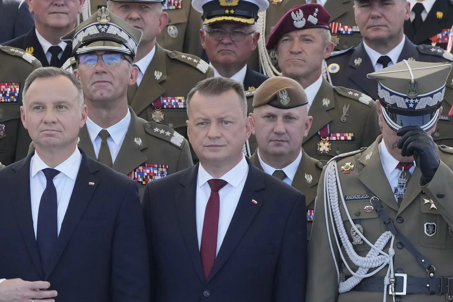 Panika w PiS ws. generałów. Onet ujawnia kulisy tego, co się stało.