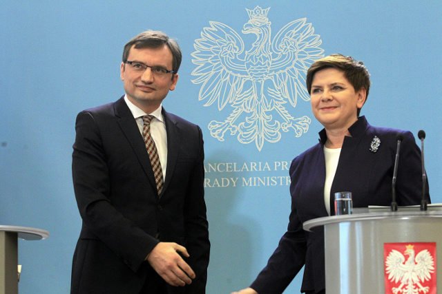 Prokuratura w sporze o TK opowiada się po stronie rządu