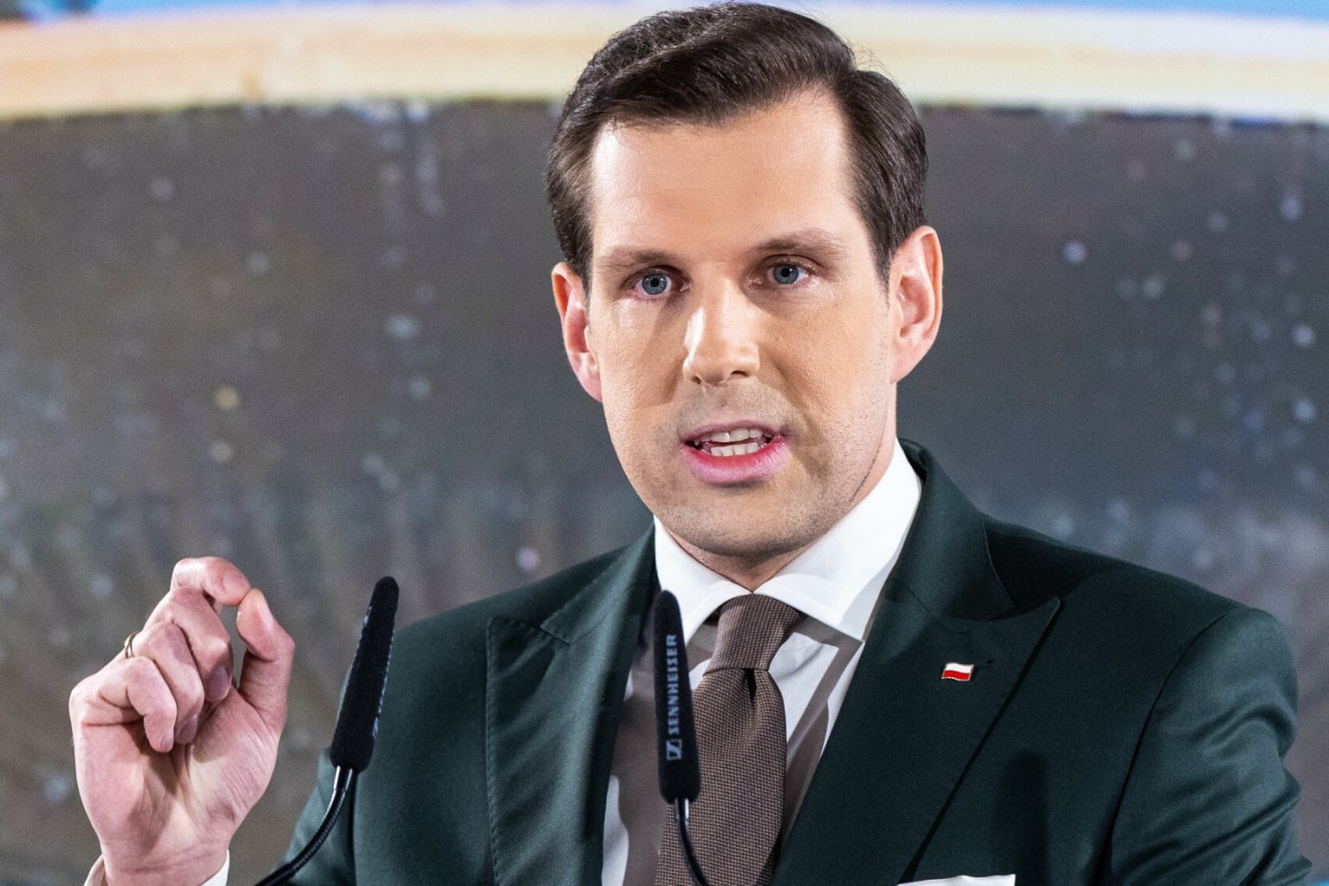 "Wyższy od Trzaskowskiego". TV Republika odleciała ws. Bocheńskiego.