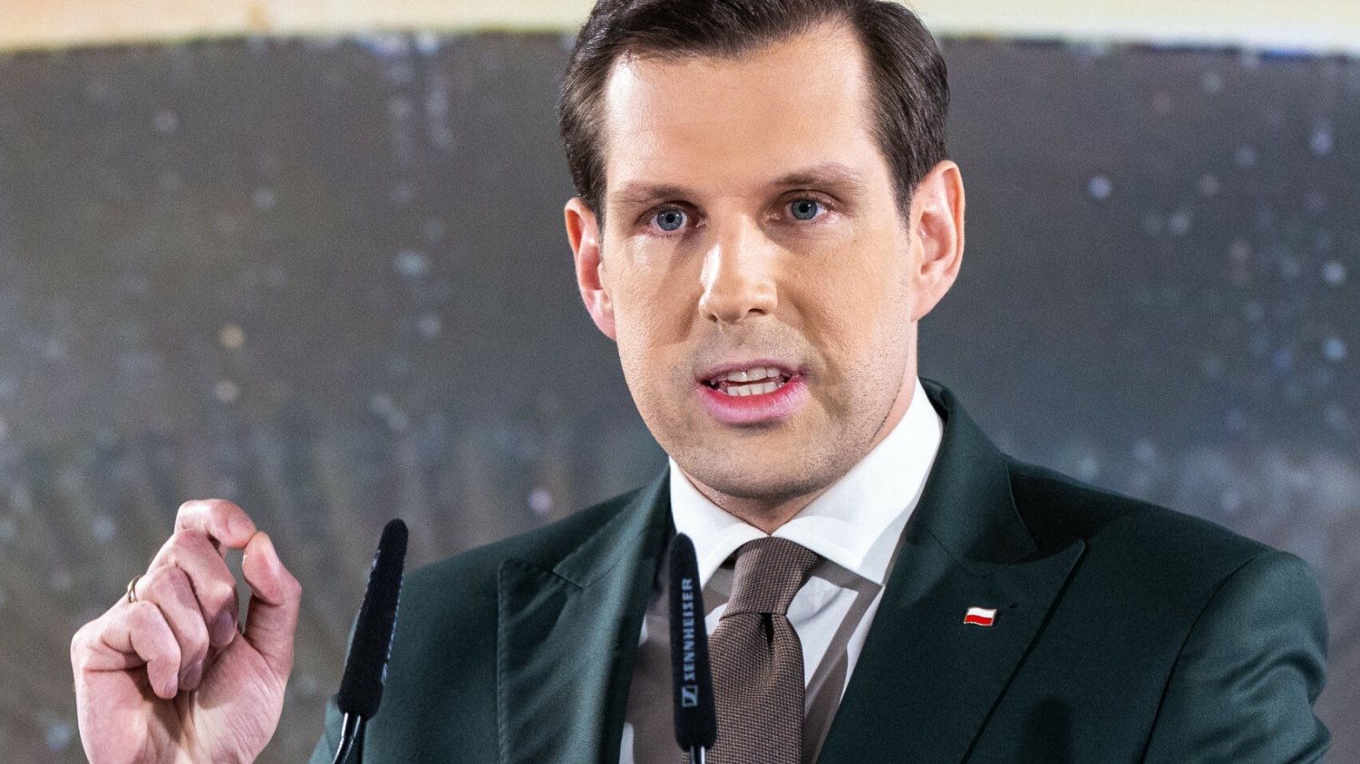 "Wyższy od Trzaskowskiego". TV Republika odleciała ws. Bocheńskiego.