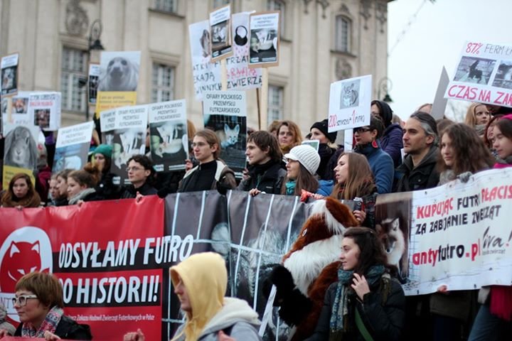 Protest w Dniu Bez Futra 2012