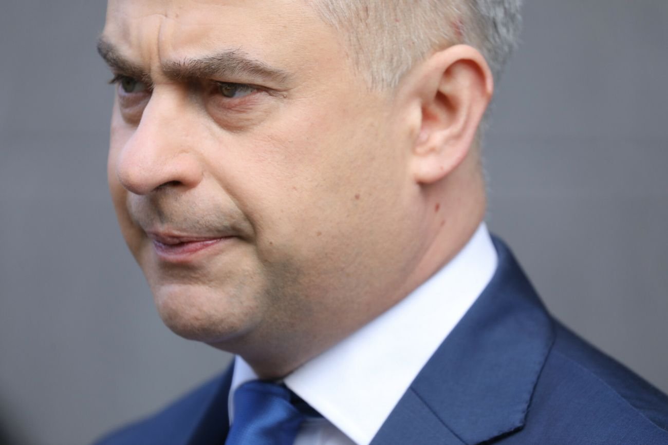 Krzysztof Gawkowski oszukany. Minister stracił 100 tys. zł