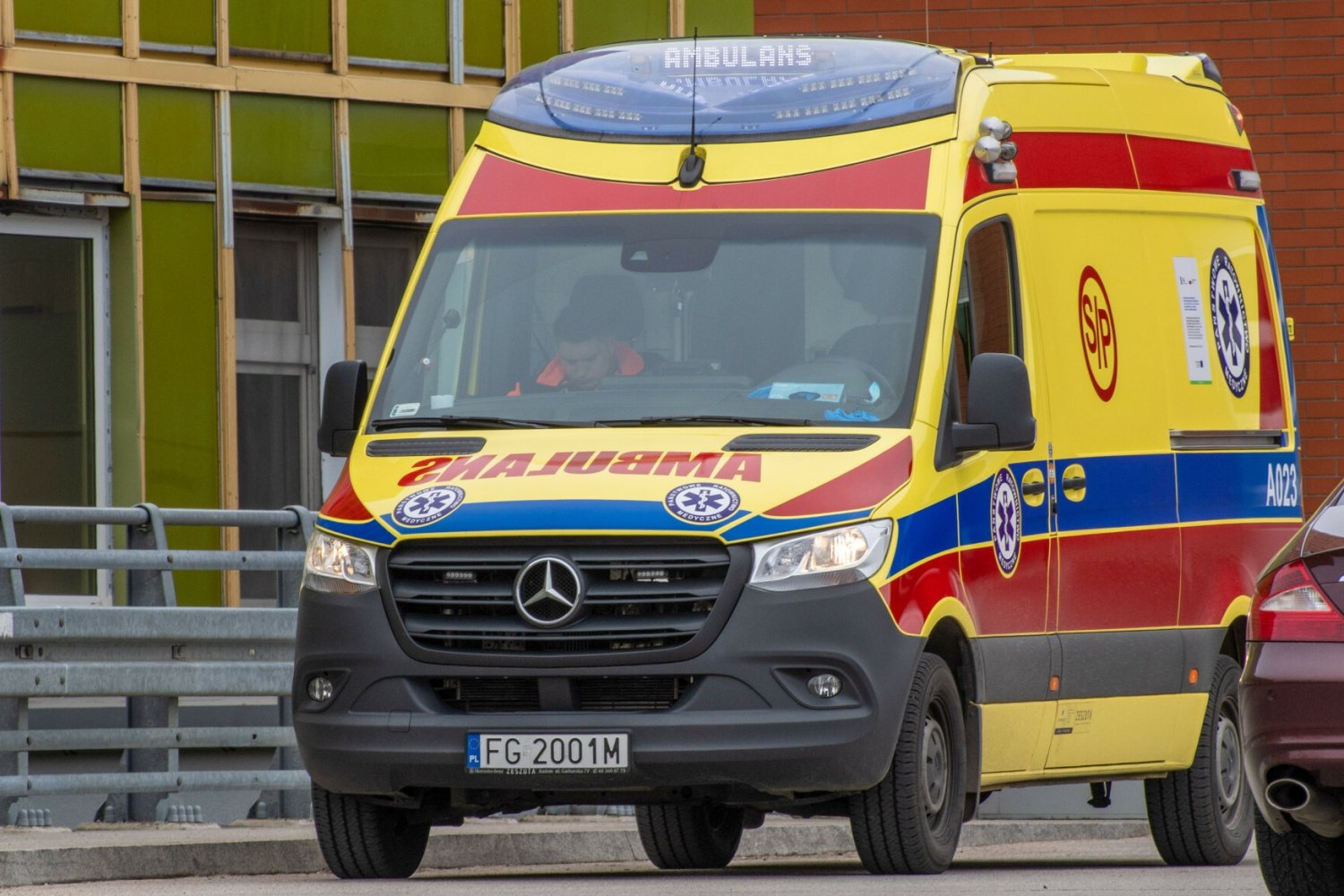 Powiedział żonie, że zjadł muchomora i źle się czuje. Szukała go policja.