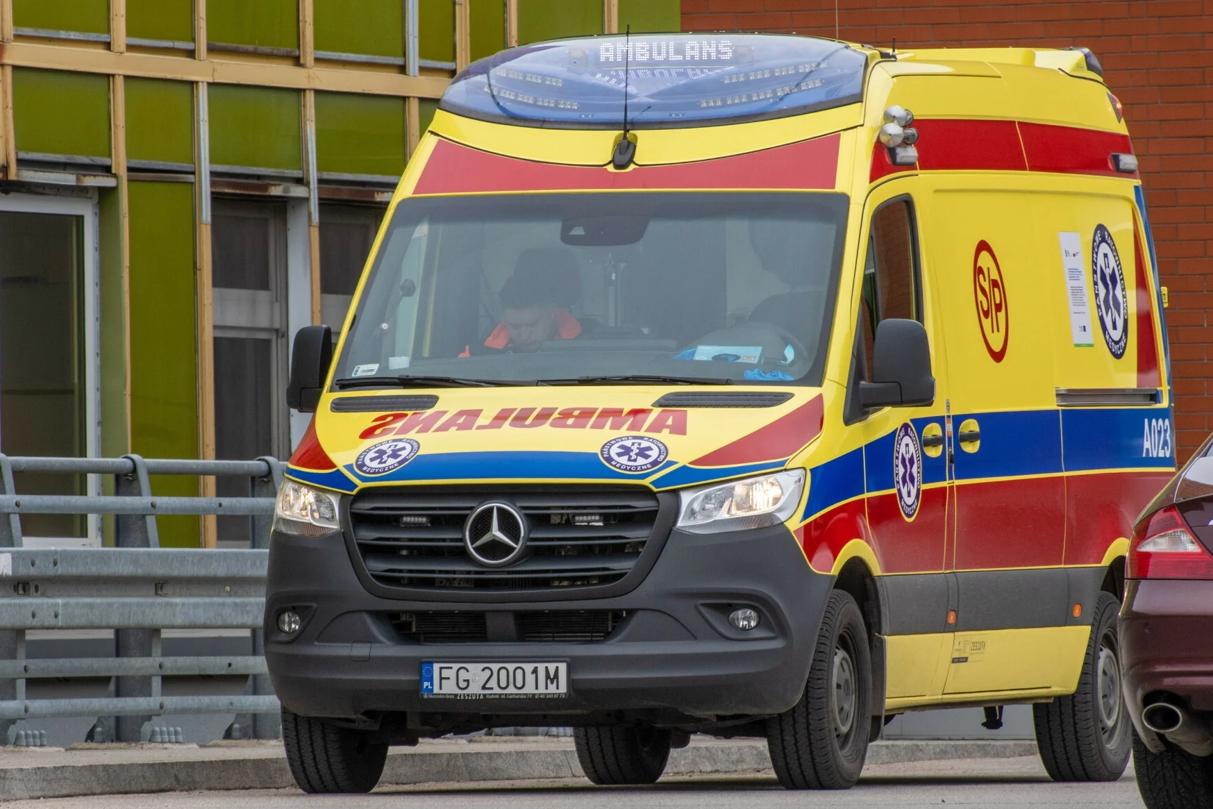 Powiedział żonie, że zjadł muchomora i źle się czuje. Szukała go policja.