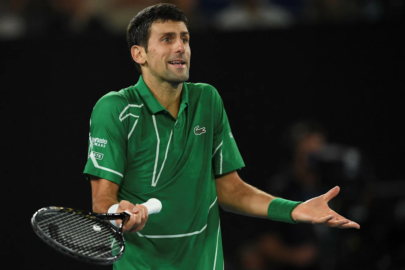 Novak Djoković po niemal dwóch tygodniach przeciągania liny w kwestii szczepień ostatecznie został deportowany z Australii.