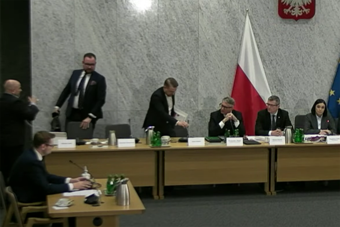 Sebastian Łukaszewicz wykluczony z obrad komisji. Poseł SP co chwila je zakłócał