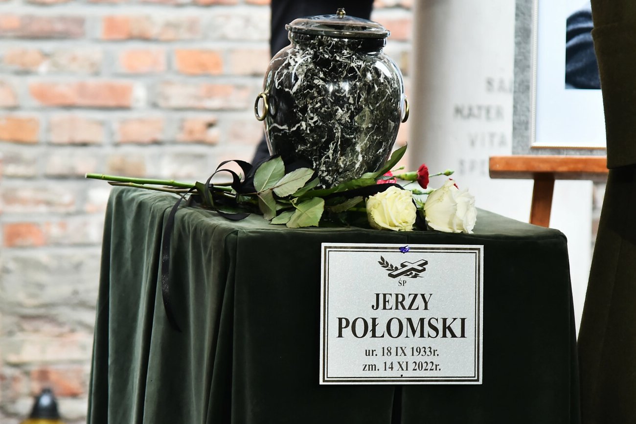 Rodzina Jerzego Połomskiego pominięta na pogrzebie? Mają żal do menadżerki