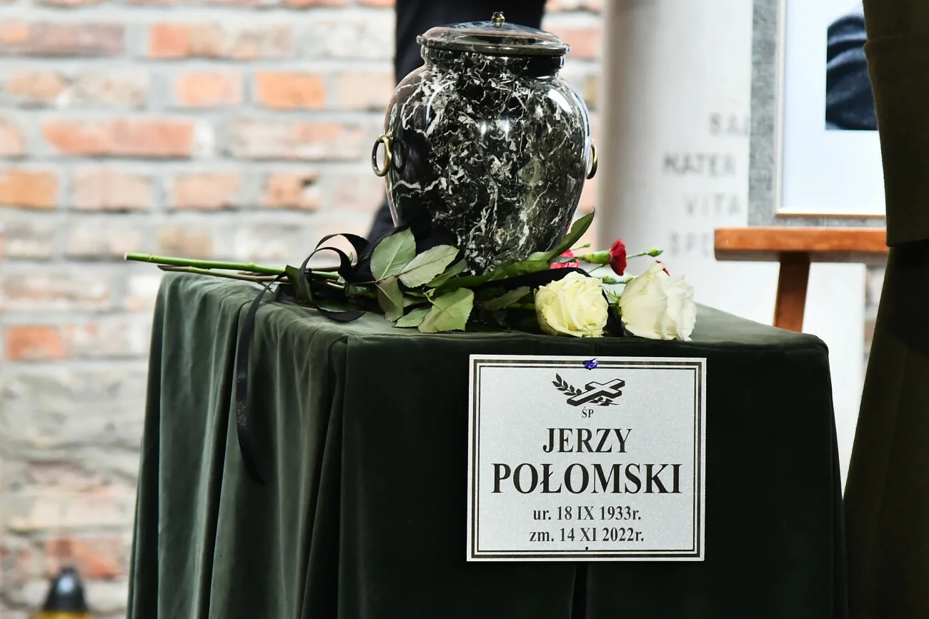 Rodzina Jerzego Połomskiego pominięta na pogrzebie? Mają żal do menadżerki