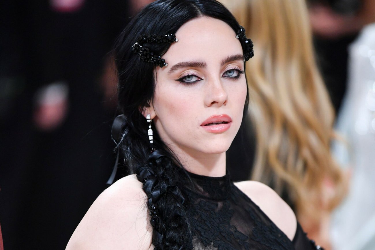 Billie Eilish odpowiada hejterom, którym nie podoba się jej metamorfoza. Nazwała ich głupcami.