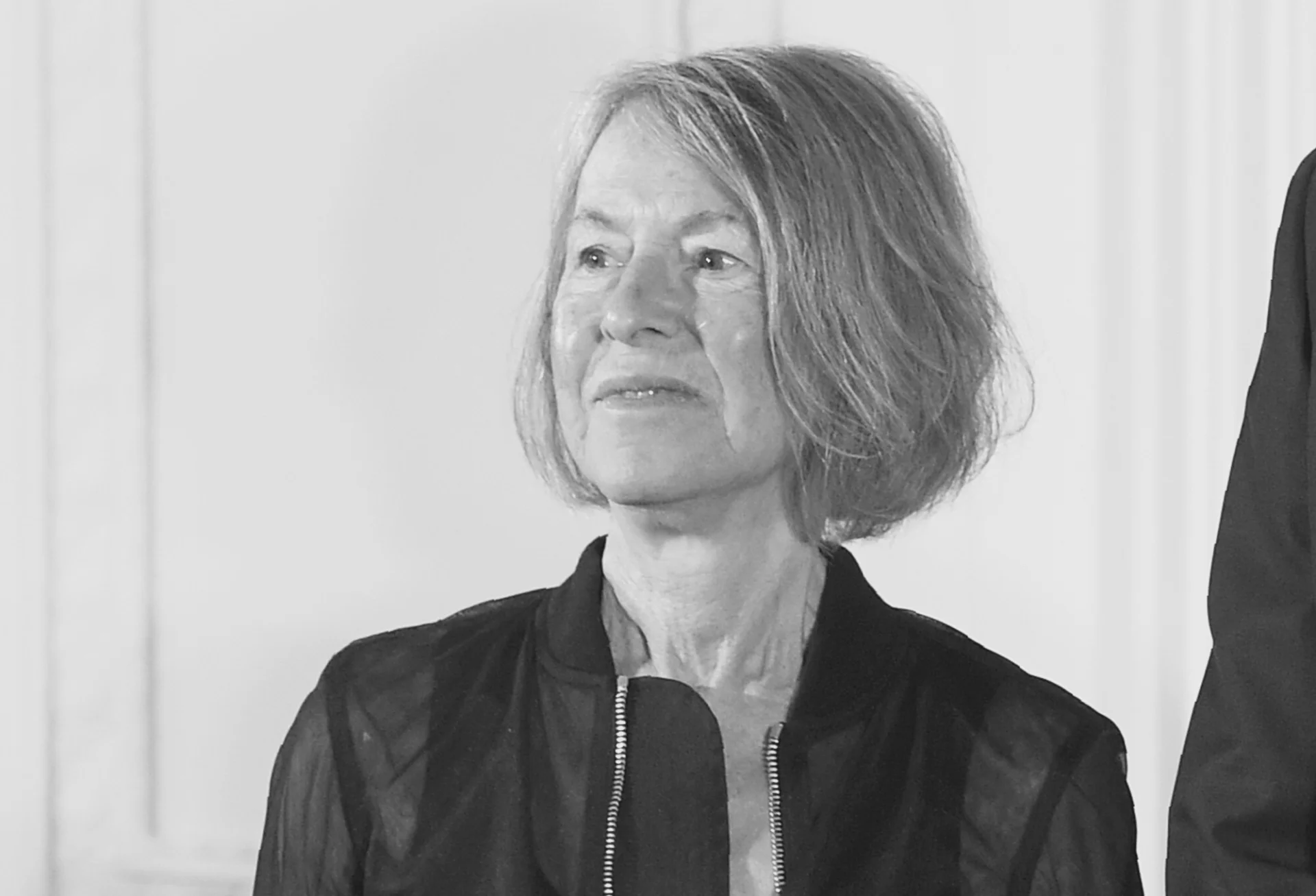 Louise Glück na ceremonii uhonorowania jej Narodowym Medalem Humanistycznym w Białym Domu w 2016 roku.