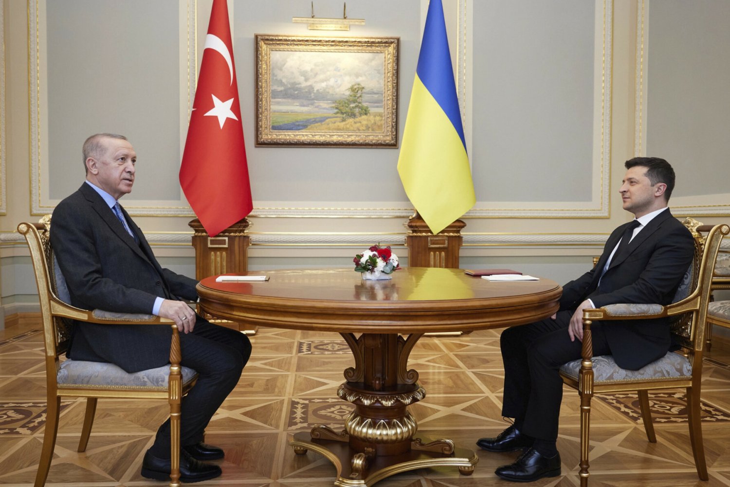 Prezydent Ukrainy krytykuje podejście Turcji ws. turystów z Rosji.