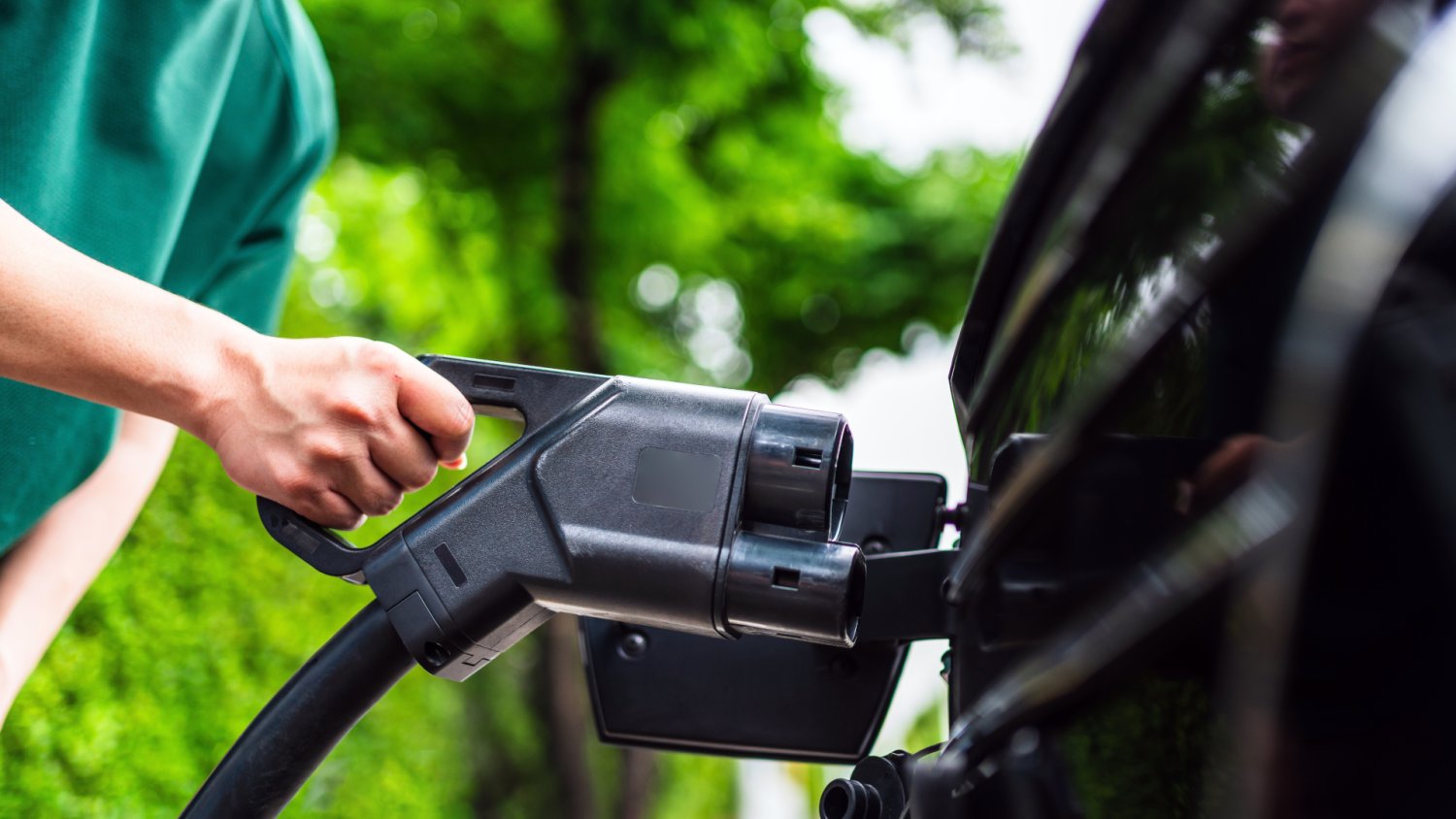 Elektryka nie tankujesz, więc państwo akcyzę odbije sobie inaczej. Dobrze, że nie u nas