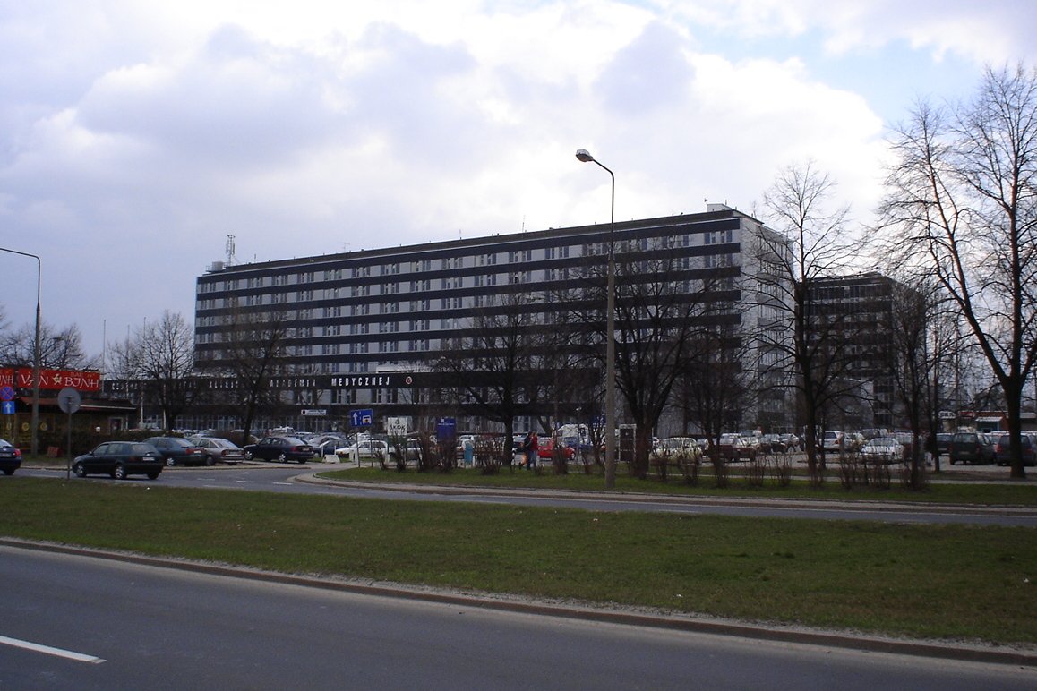 Szpital przy ulicy Banacha to jeden z największych szpitali w Warszawie
