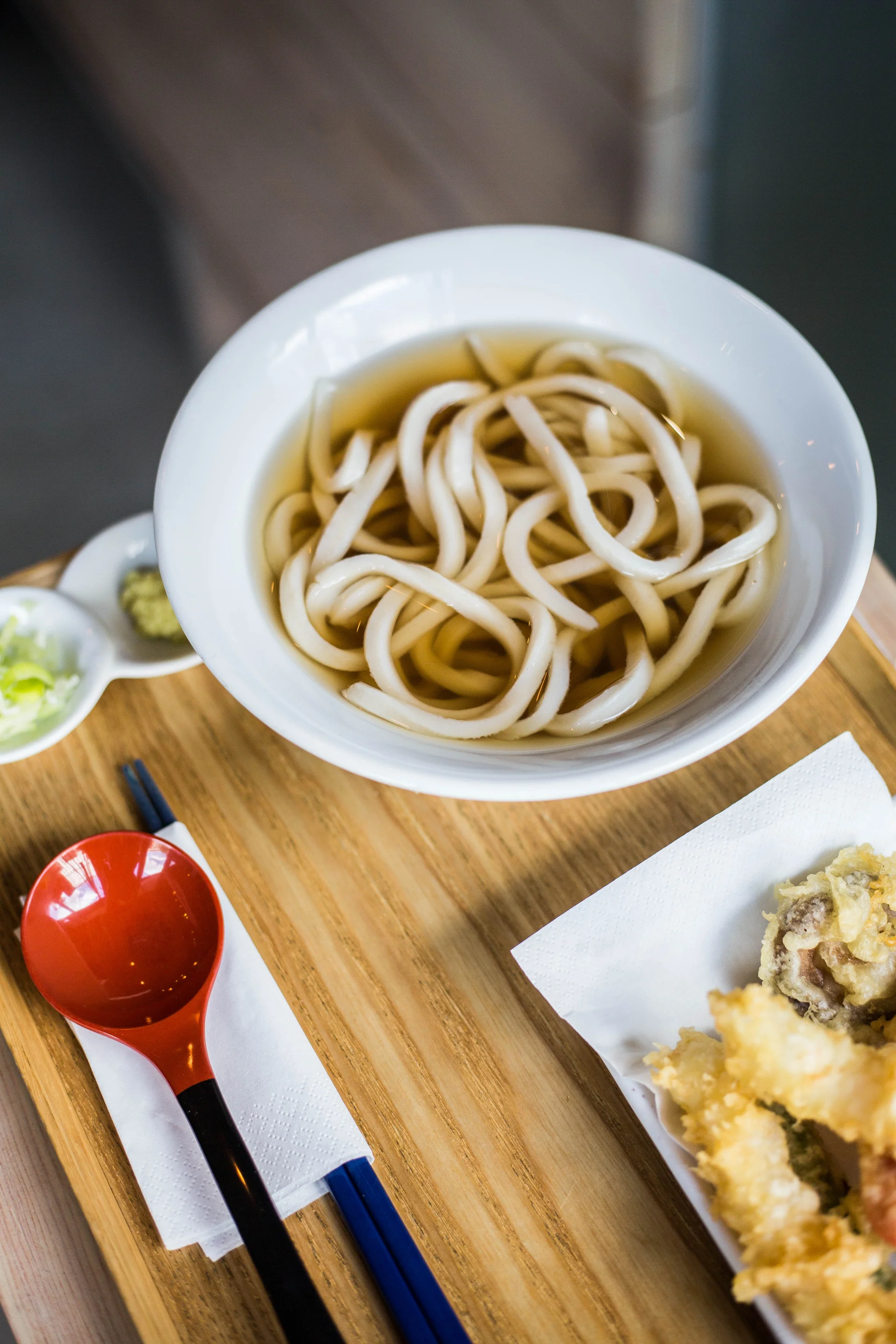 Kuchnia japońska to nie tylko sushi i ramen, to również pyszny i prosty udon.