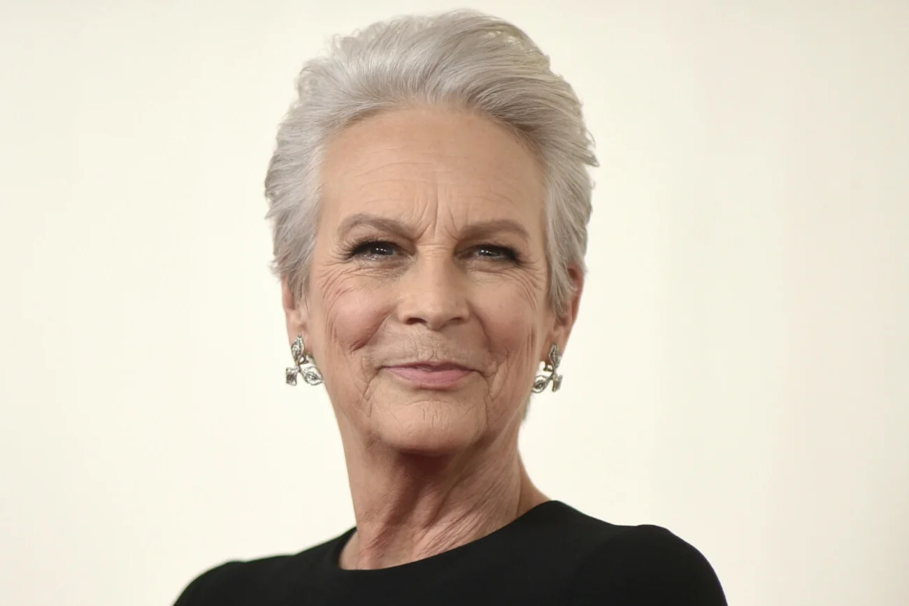 Jamie Lee Curtis odtworzyła kultową scenę sprzed 40 lat. Aktorka ma 66 lat Jamie Lee Curtis odtworzyła kultową scenę sprzed 40 lat. Fani zachwycają się wyglądem 66-latki