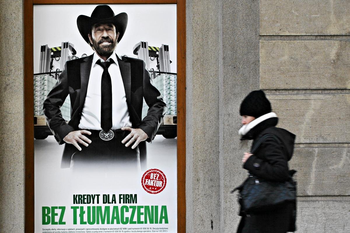 Kraków, reklama z Chuckiem Norrisem