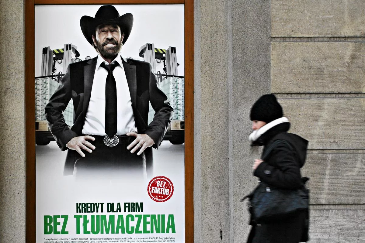 Kraków, reklama z Chuckiem Norrisem