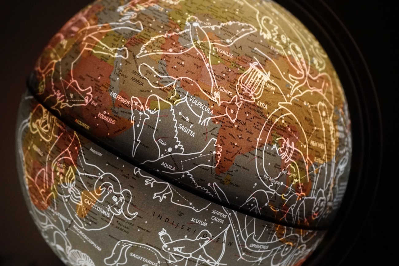 Astrofaza uderza Polkom do głowy. Znaki zodiaku i horoskopy opętały Internet i księgarnie