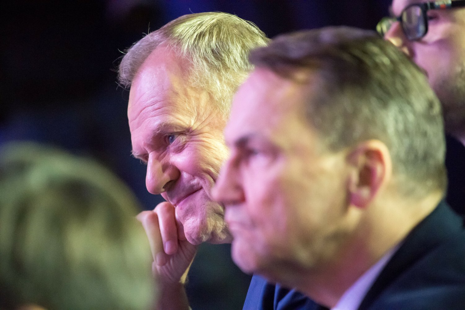 Prawybory w KO. Premier Donald Tusk ogłosił wyniki sondażu ws. Trzaskowskiego i Sikorskiego.