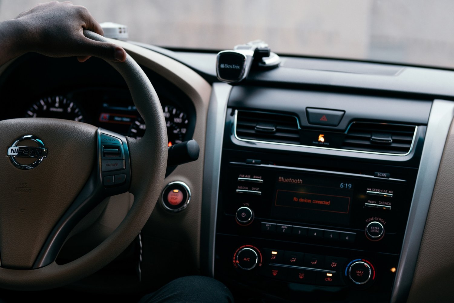 4-letnia dziewczynka udusiła się w samochodzie, kiedy jej rodzice byli na pogrzebie