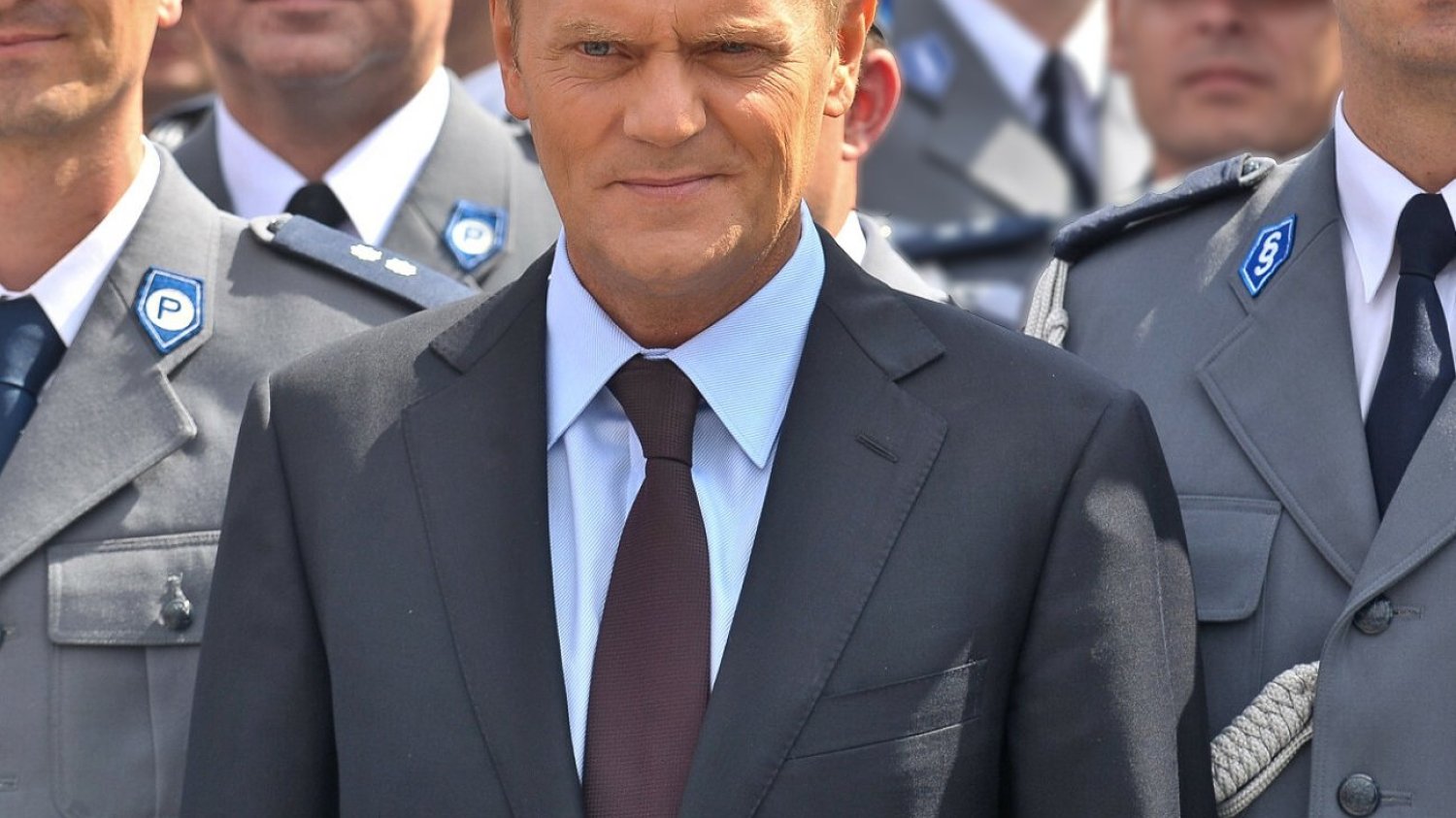 Donald Tusk odniósł się do sytuacji policji sterowanej przez PiS Donald Tusk i policjanci.