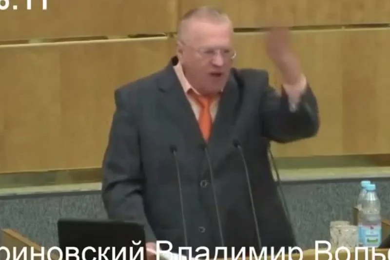 Władimir Żyrinowski od 20 lat głosi kontrowersyjne hasła. Jednak dzięki nim cały czas zasiada w rosyjskiej Dumie