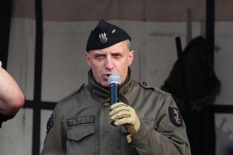 Wojciech Olszański podczas manifestacji w Kaliszu, 11.11.2021 r.