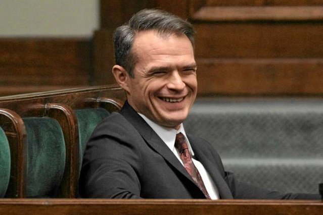 Sławomir Nowak miał zrzec się mandatu, ale nadal pobiera pensję, choć nie pojawia się w Sejmie