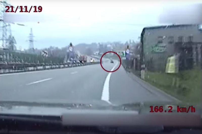 Ostatecznie kierowca został zatrzymany.