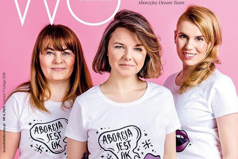 Aborcyjny Dream Team na okładce "Wysokich Obcasów": Natalia Broniarczyk, Justyna Wydrzyńska i Karolina Więckiewicz.