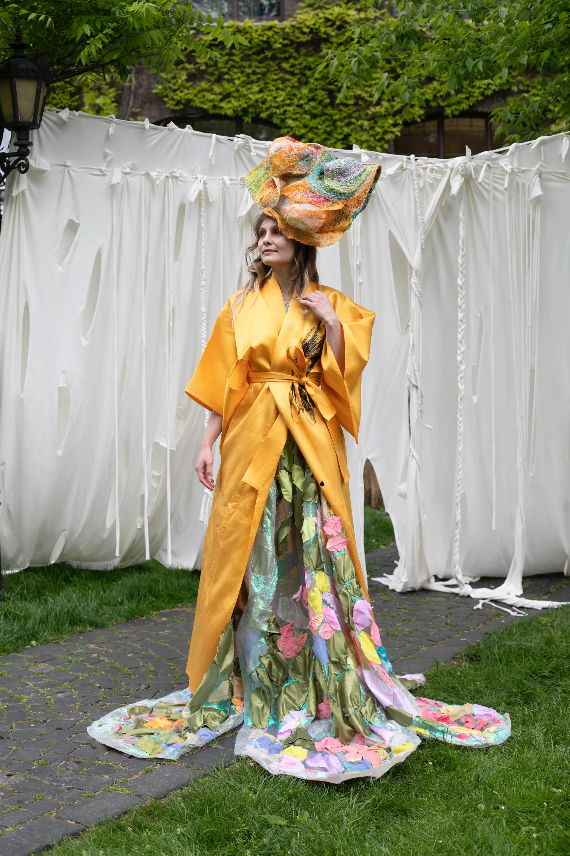 Stylizacja hawajska Monique Lehman. Kimono Born To Create BOLA by Ola Bajer. Modelka Emilia Szmolke.