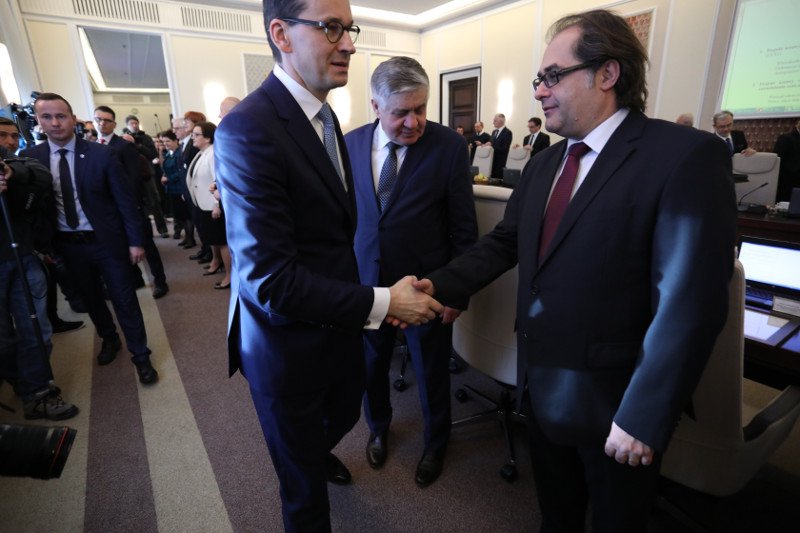 Minister Marek Gróbarczyk unika światła kamer. Jego praca jest trochę owiana... tajemnicą.