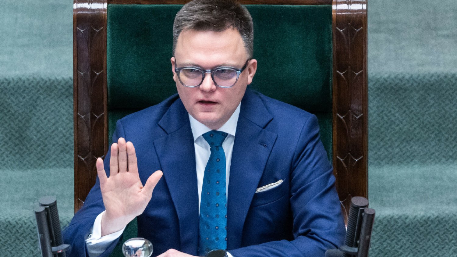 Wiadomo, co z krzyżem w Sejmie. Szymon Hołownia: Ja bym go tam nie wieszał.