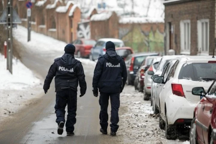W Warszawie policja nie odnotowała łamania restrykcji dot. limitu osób na wigilii.