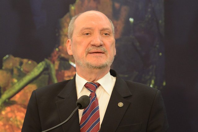 Antoni Macierewicz twierdzi, że dziennikarze powinni przeprosić za Monikę Olejnik.