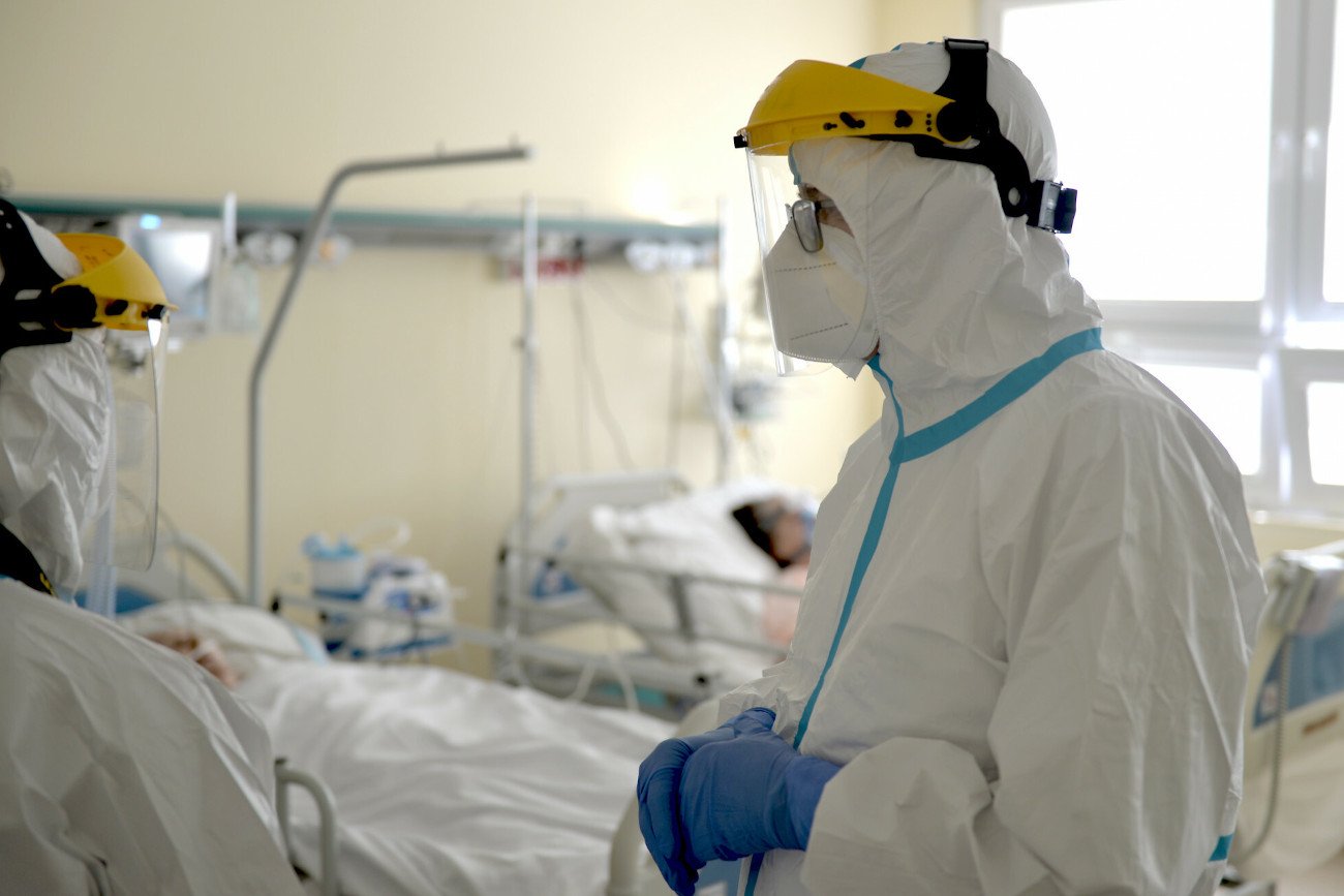 Tragiczne doniesienia ze szpitala w Olsztynie. Zmarł chory na COVID-19 nastolatek (zdjęcie ilustracyjne).