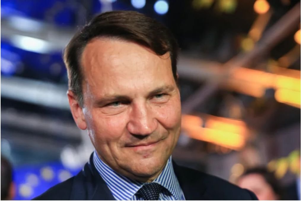 Radosław Sikorski w rozmowie z Onetem wypowiedział się na temat porozumienia Lewicy z PiS w sprawie Krajowego Planu Odbudowy.