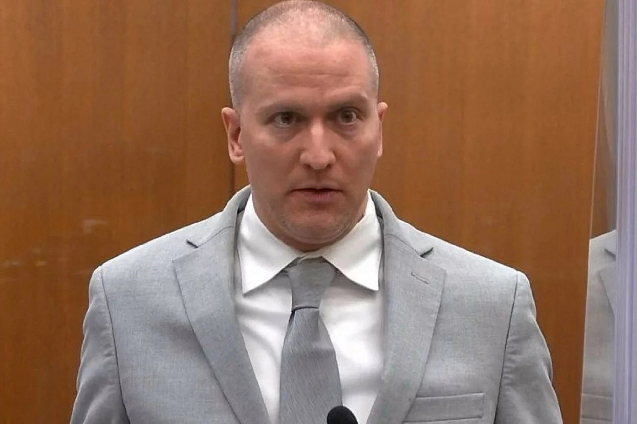 Skazany za zabójstwo George'a Flouda były policjant Derek Chauvin za kratami ma spędzić 270 miesięcy. Skazany za zabójstwo George'a Flouda były policjant Derek Chauvin.