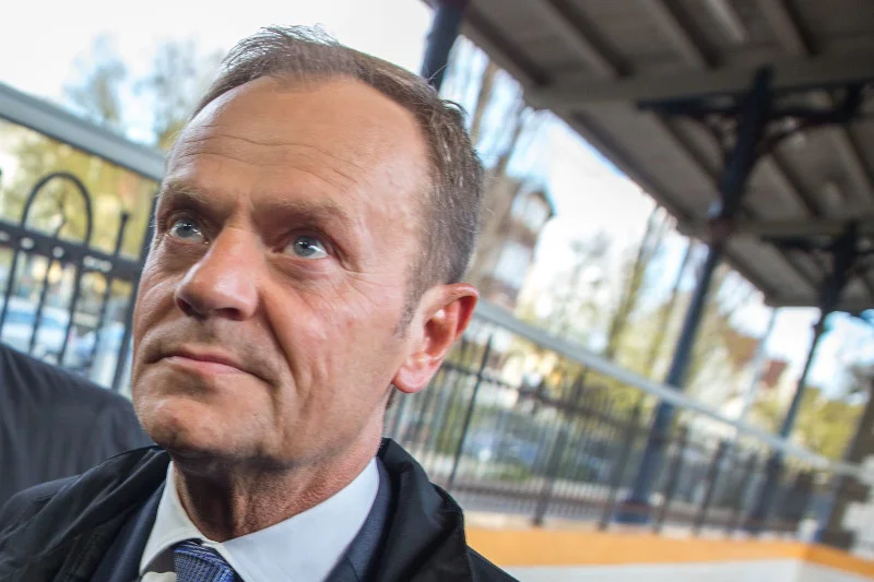 Ależ ten Tusk im zalazł za skórę. Okładka "Gazety Polskiej" wyraża niespełnione marzenia prawicy