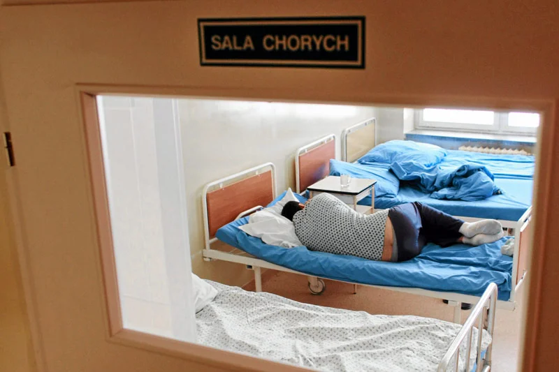 Pobyt na oddziale psychiatryczny, dla wielu Polaków jest sposobem na załatwienie po swojej myśli spawy w urzędzie lub sądzie.
