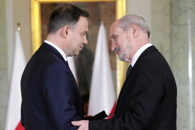 Konflikt Andrzeja Dudy z Antonim Macierewiczem trwa od wielu miesięcy.