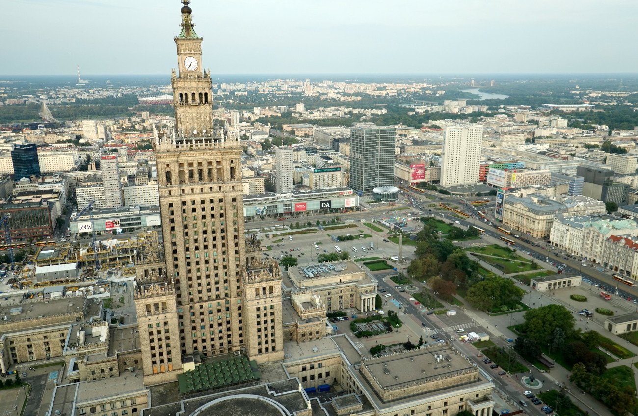 Warszawa, widok z 50. piętra wieżowca Złota 44 na Pałac Kultury i Nauki.